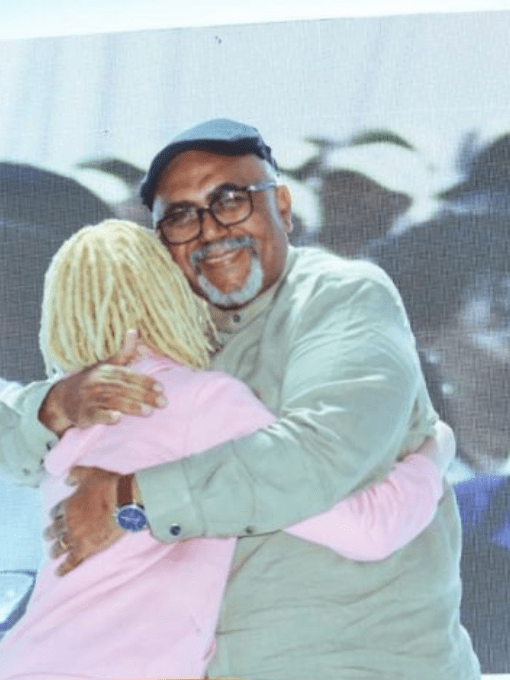 Provincial Governor hugs 14 year Cheinese after she concluded her speech with strong calls to end malnutrition.