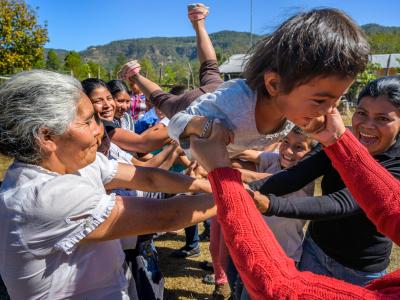 Crianza Con Ternura Y Protección Infantil En Un Contexto De Acción Humanitaria