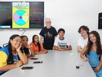 Patricio Cuevas-Parra meets the child researchers in Brazil