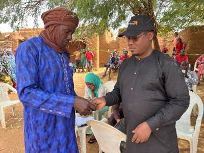 Photo of cash assistance activity