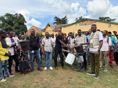 Health Relays Receiving essential kits 