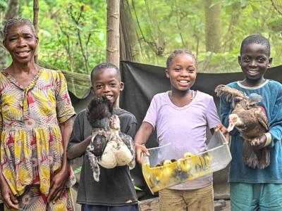 Laurette and her grand children 