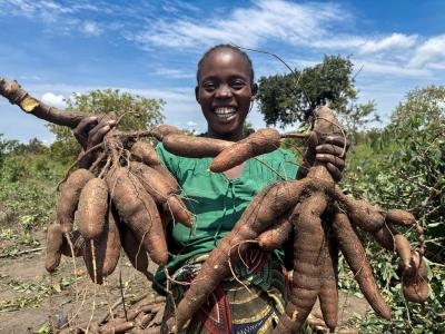 Jacqui holding her harvest
