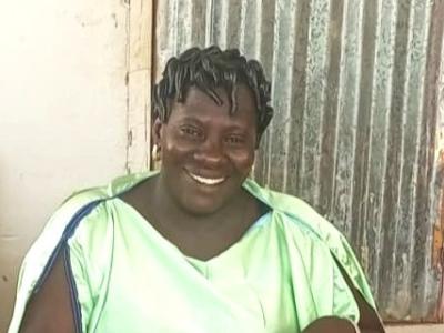 Rachelle is the secretary of the S4T Sigida Yiriwa savings group; married and the mother of five boys