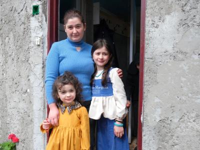 Teona with younger kids 