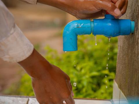 Water tap