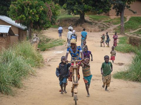 After schools were closed due to conflict, the children of NYABANIRA in the Democratic Republic of Congo (DRC) are trying to keep busy in their own way.