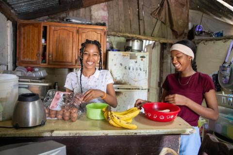 Yohanferli and her older sister