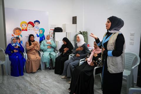 Through breathing exercices, women are learning how to manage stress and take part control