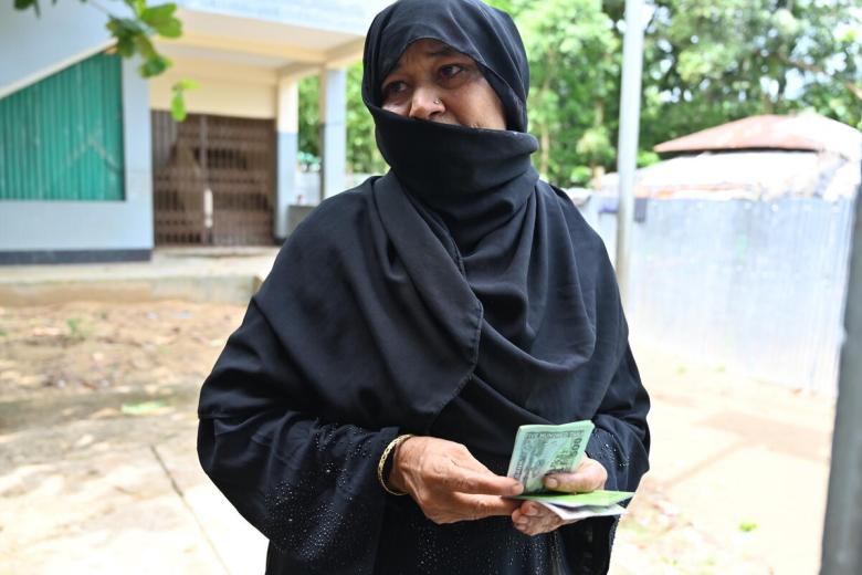 The innovative USAID’s Food for Peace Emergency Food Security programme is working to improve the food security and nutritional status of 5,229 vulnerable host community households and 34,112 Rohingya households who live nearby in the world’s largest refugee camp.