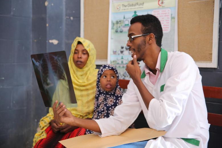 Somalia doctor consults on TB
