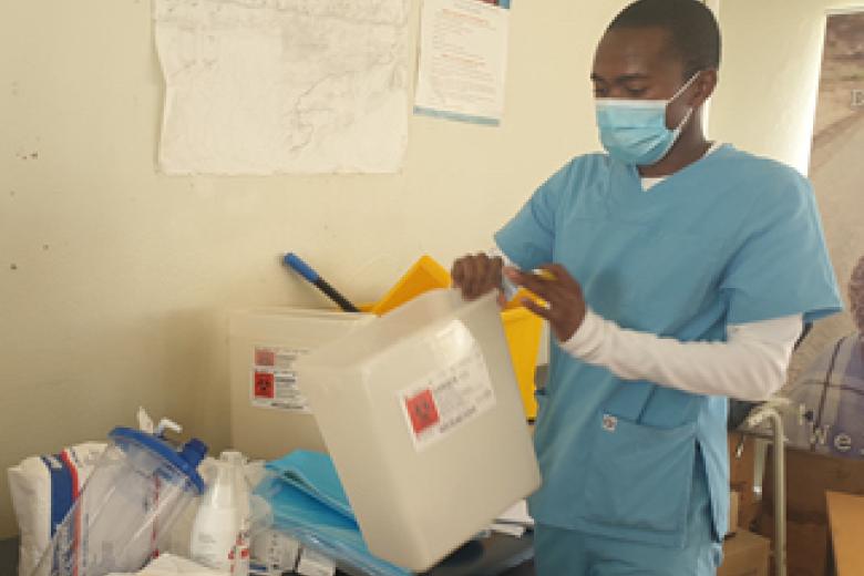 Assistant nurse Kametse
