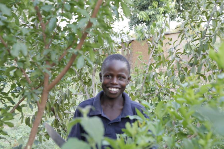 Naaman has learned FMNR techniques from his neighbour in Kenya>