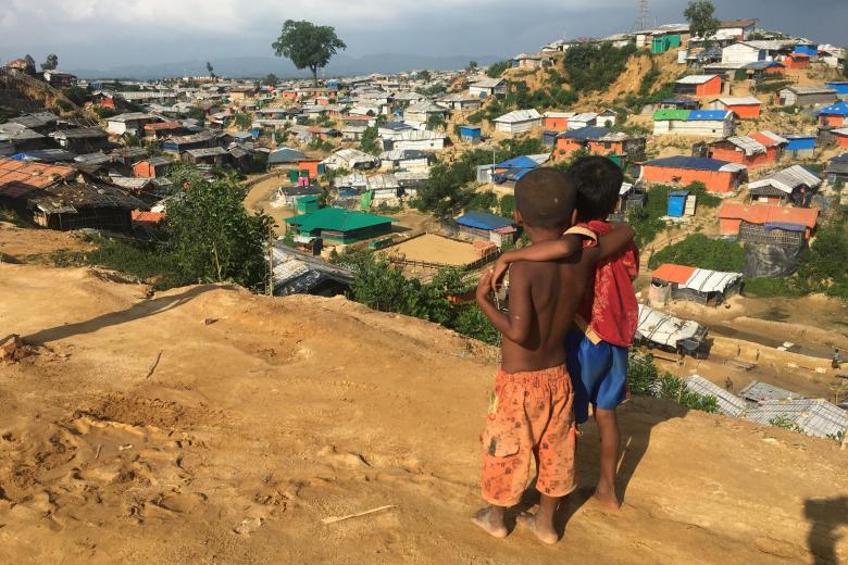 Kids in Bangladesh refugee camp