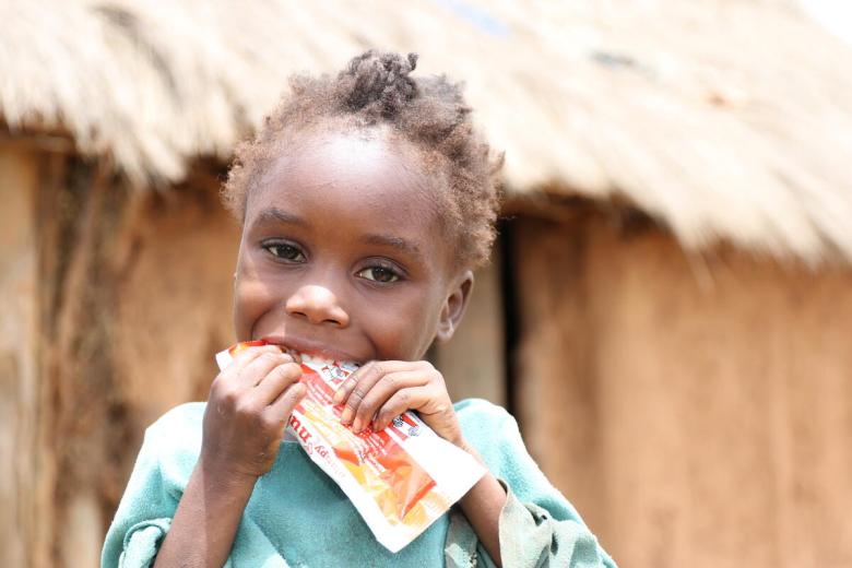 World Vision and WFP distribute peanut-based ready-to-use therapeutic food Plumpy’Nut.