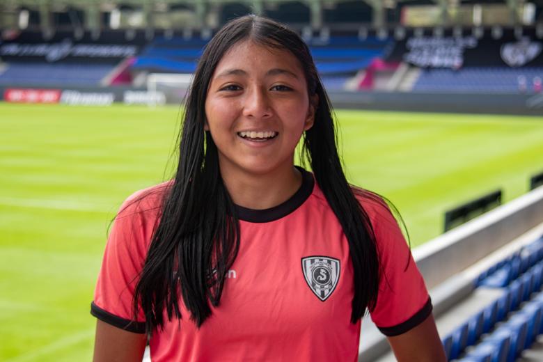 Evelyn, 16, soccer player from Ecuador