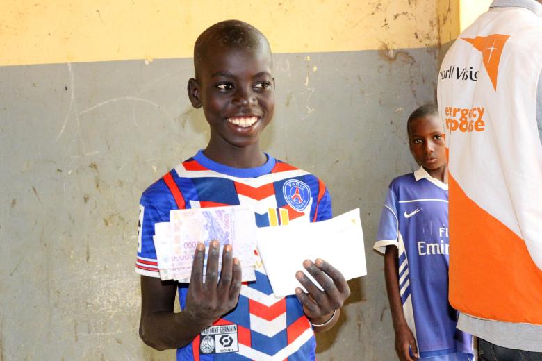 Nouhoum told us that, although his mother has not yet found an incoming generating activity since their arrival at the IDP site, they can count on the help of people and humanitarian organizations such as World Vision.