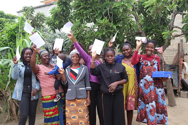 The Cabinda Integrated Project is implemented by World Vision Angola and is helping to reduce the social vulnerability of many families by strengthening women's leadership so that they can co-operate for the well-being of their families and the development of their communities through community boxes.