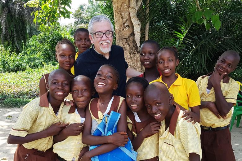 Patricio Cuevas-Parra meets young researchers from Sierra Leone