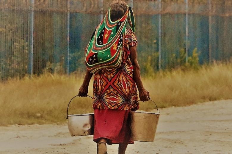 Women in South Fly to see ease in access to water burden WAVE project (23)