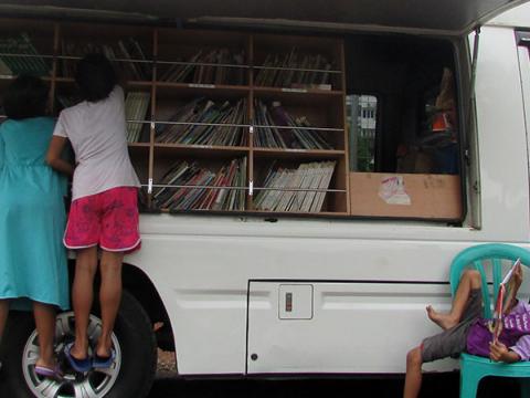 Wahana Visi Indonesia (WVI) provides mobile library to children in some areas in Jakarta. The mobile library is called “Mobil Sahabat Anak” (Children’s Best Friend). 