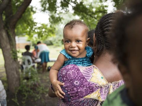 Papua New Guinea Sponsorship child with mother