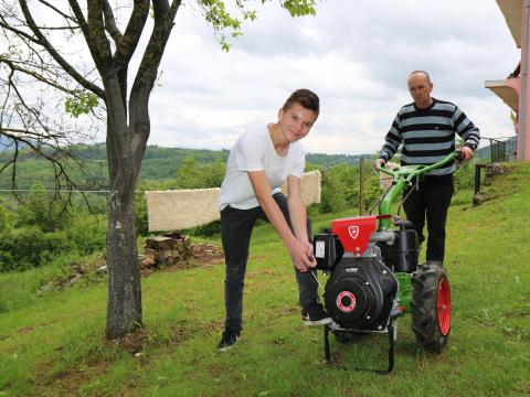 Fikret, a landmine survivor, helps his peers