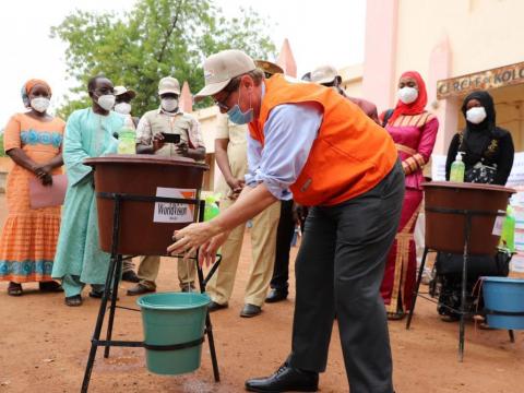 In Mali, World Vision donates prevention kits in the fight COVID-19 in Kolokani