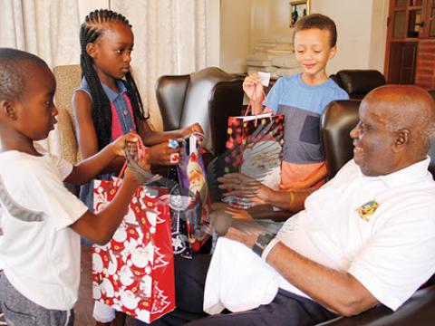 kaunda with children