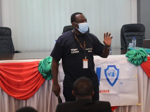 Vincent Djimadoum animant la conference