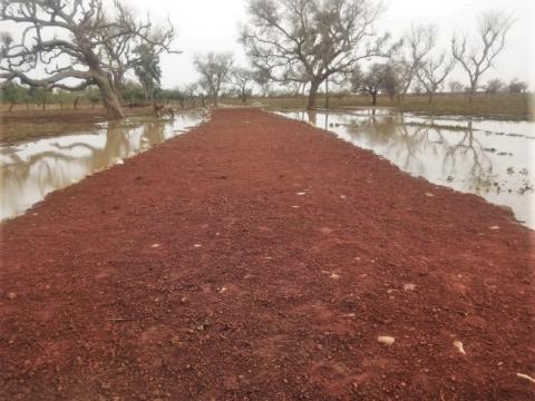 The lack of technical support and adequate infrastructure for rural communities is a source of hardship for vulnerable in Mali as these factors severely hamper local development between communities.