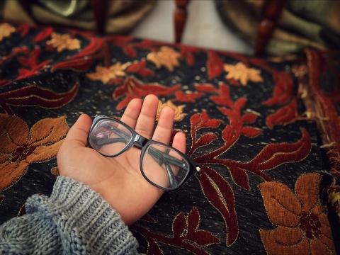 Dunya's glasses