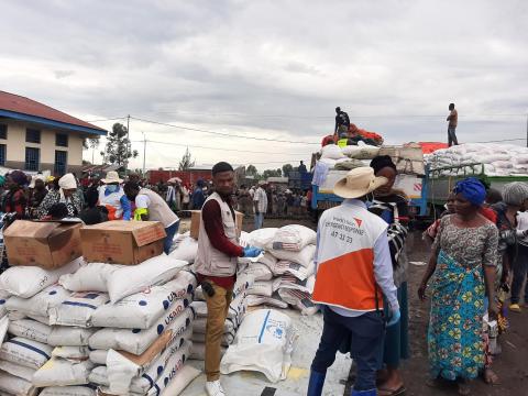 Emergency food distribution in DRC following violence