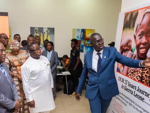 WVISL ND taking the President on an exhibition tour 
