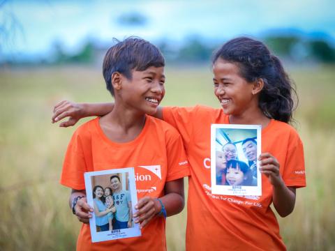 Children from Cambodia choose their sponsors