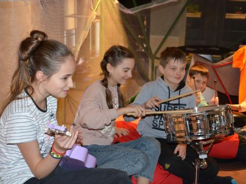 music therapy, Ukranian children, child-friendly space, activities