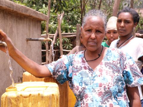 Letekidan at water point