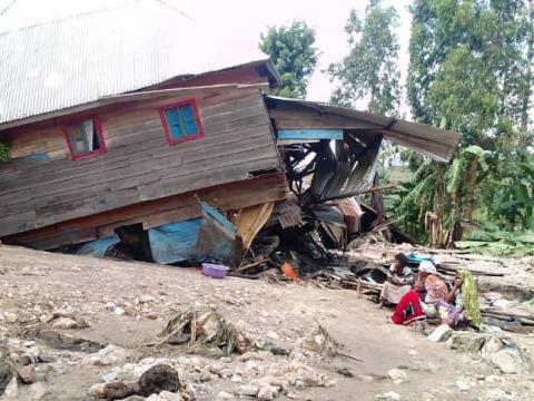 Overview of a house destroyed by the floods in Kalehe 