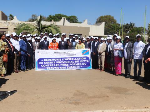 Members committee, authorities and partners photo after ceremony