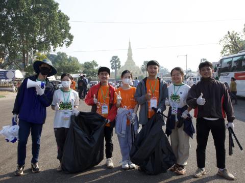 Youth volunteers during That Luang festival - Laos