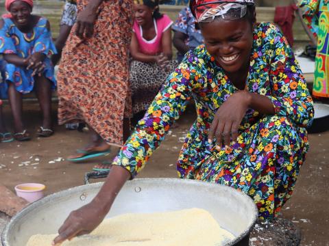 Como a implementação de agroprocessamento tem empoderanda as famílias em Cabinda