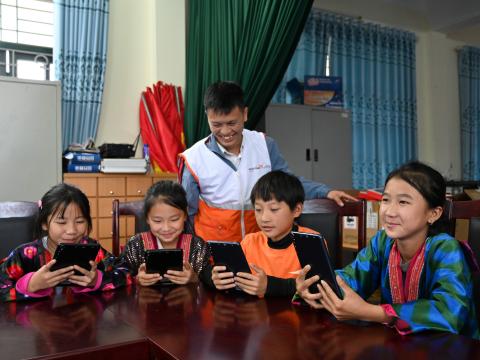Children Survey in Tua Chua