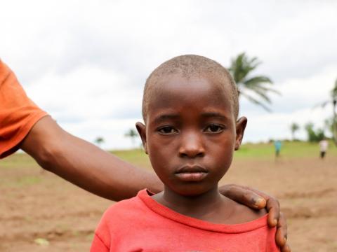 At a CFS construction site, 8yo Antoinette is silent. She hasn't spoken since 27 May, when the militias and FARDC staged a confrontation in her village, and children were caught in the crossfire. At a CFS construction site, 8yo Antoinette is silent. She hasn't spoken since 27 May, when the militias and FARDC staged a confrontation in her village, and children were caught in the crossfire.