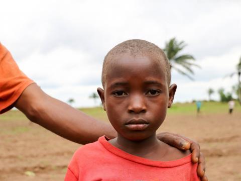 At a CFS construction site, 8yo Antoinette is silent. She hasn't spoken since 27 May, when the militias and FARDC staged a confrontation in her village, and children were caught in the crossfire.