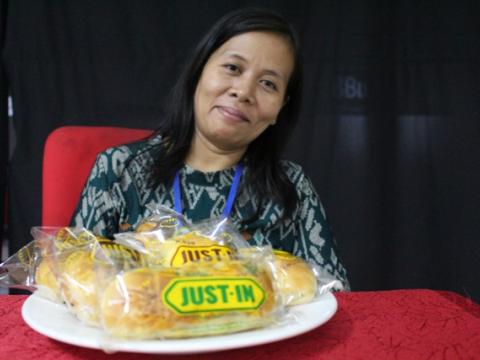 Wahyuti and her sweet breads