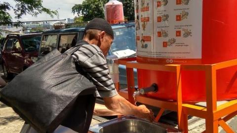 Coronavirus, COVID-19 Response, distributing handwashing stations in crowded public areas 