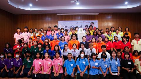 Executives, teachers and youth join forces to save the planet