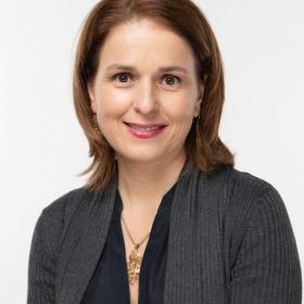 Isabel Gomes Headshot