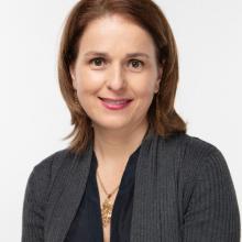 Isabel Gomes Headshot